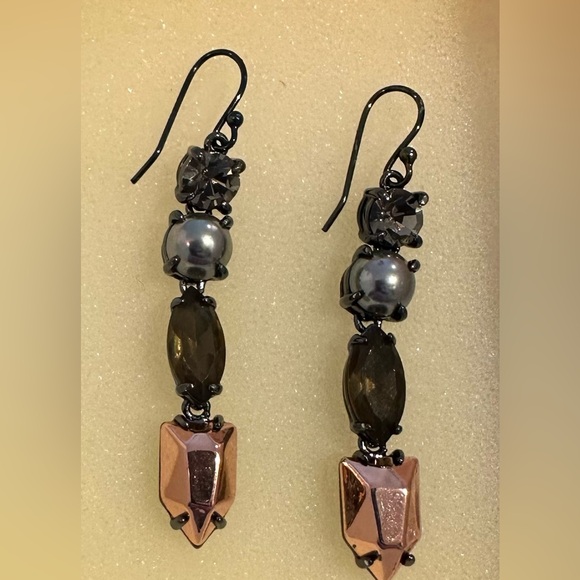 Stella and Dot dangling earrings, jewels- black, bronzes and silver - Picture 1 of 3